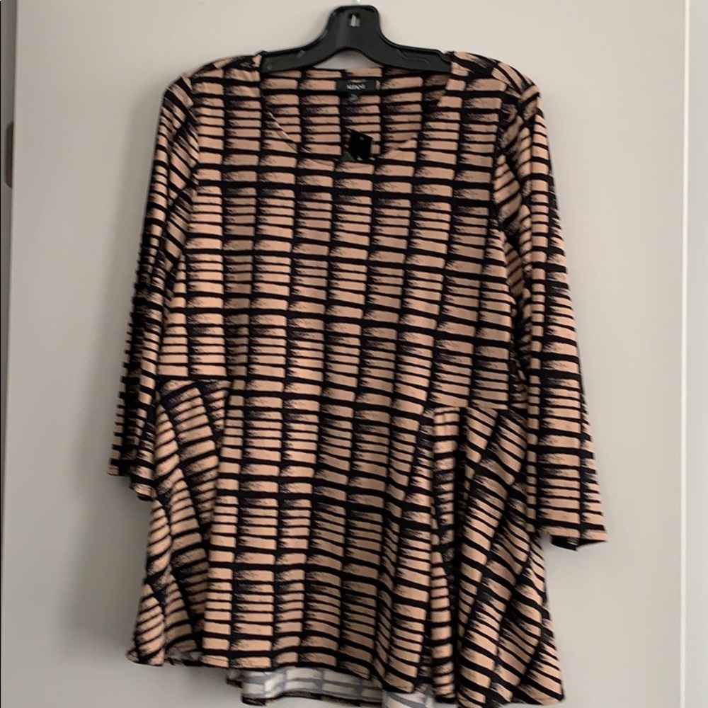 Women’s cap sleeve blouse
